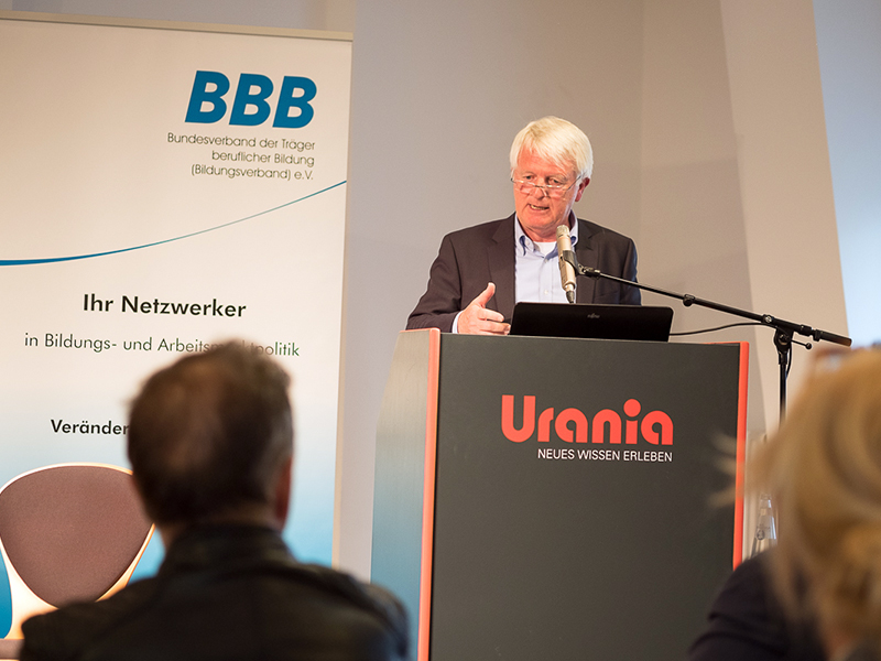 Begrüßung durch Siegfried Schmauder, Sprecher der ARGE Deutscher Weiterbildungstag