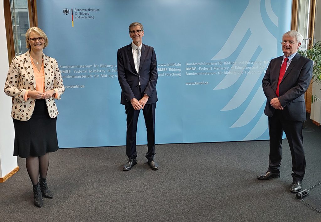 Ehrung von Ulrich Aengenvoort durch Bundesministerin Anja Karliczek im BMBF