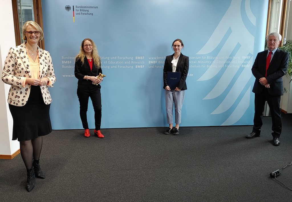 Ehrung der TAN durch Bundesministerin Anja Karliczek im BMBF