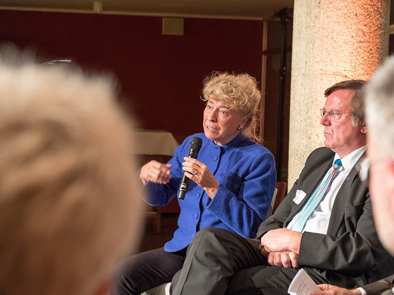Prof. Dr. Gesine Schwan in der Diskussionsrunde